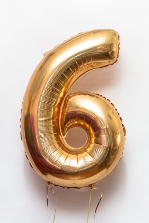 Balloon in the shape of number 6