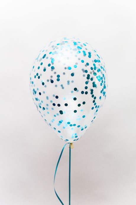 Glitterballon 11" transparent and blue glitter.
